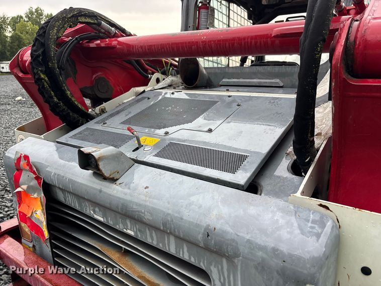 image for item YA4392 2016 Takeuchi TL12V-2 tracked skid steer loader