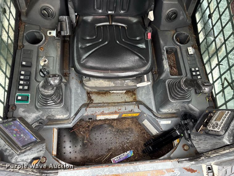 image for item YA4392 2016 Takeuchi TL12V-2 tracked skid steer loader