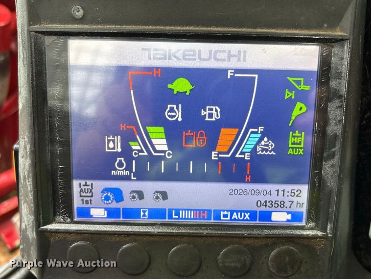 image for item YA4392 2016 Takeuchi TL12V-2 tracked skid steer loader