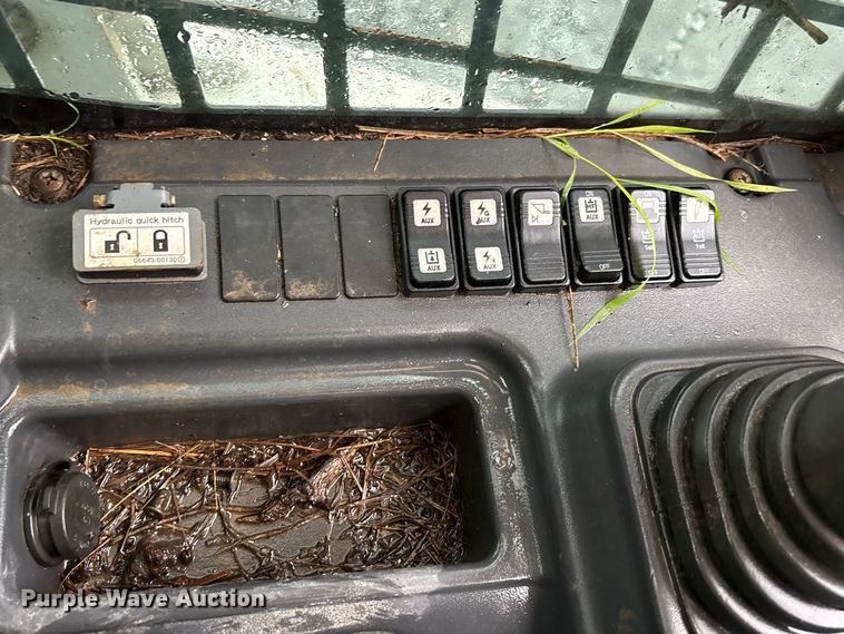 image for item YA4392 2016 Takeuchi TL12V-2 tracked skid steer loader