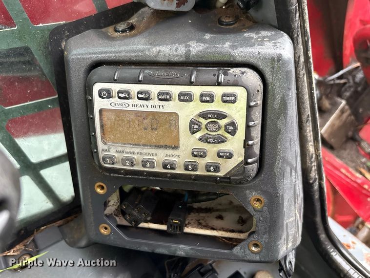 image for item YA4392 2016 Takeuchi TL12V-2 tracked skid steer loader