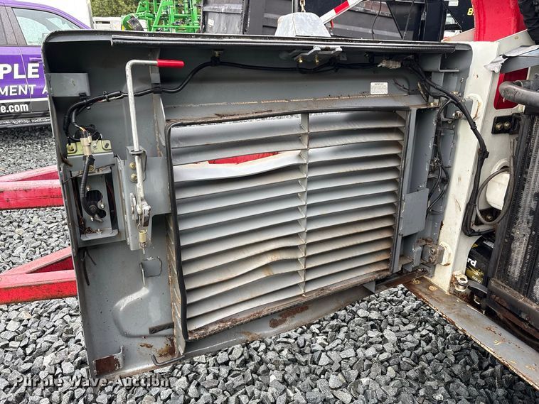 image for item YA4392 2016 Takeuchi TL12V-2 tracked skid steer loader