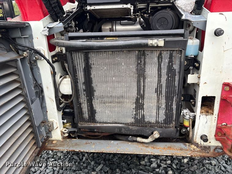 image for item YA4392 2016 Takeuchi TL12V-2 tracked skid steer loader