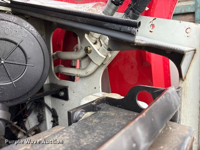image for item YA4392 2016 Takeuchi TL12V-2 tracked skid steer loader