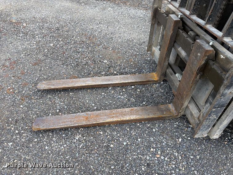 image for item YA4561 2002 Caterpillar GP40K forklift