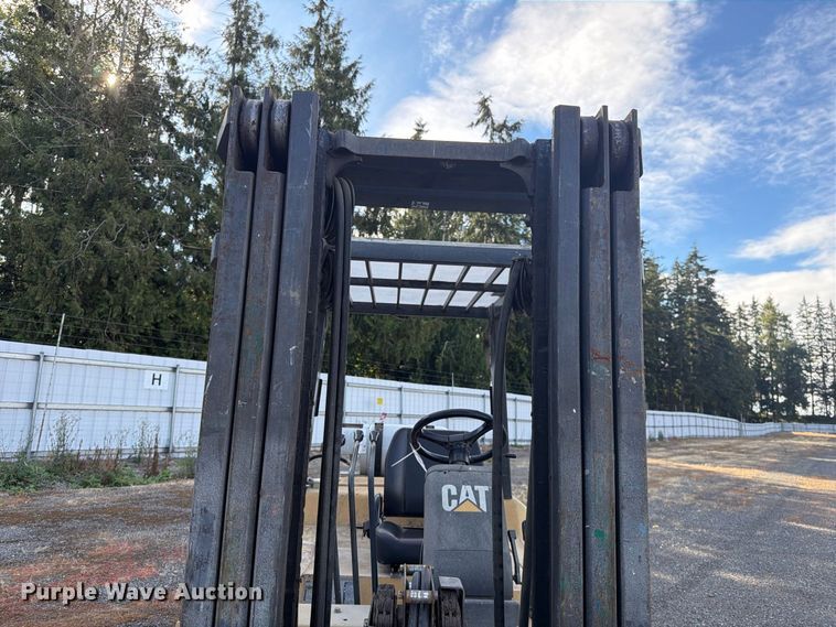 image for item YA4561 2002 Caterpillar GP40K forklift