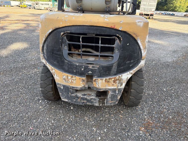 image for item YA4561 2002 Caterpillar GP40K forklift