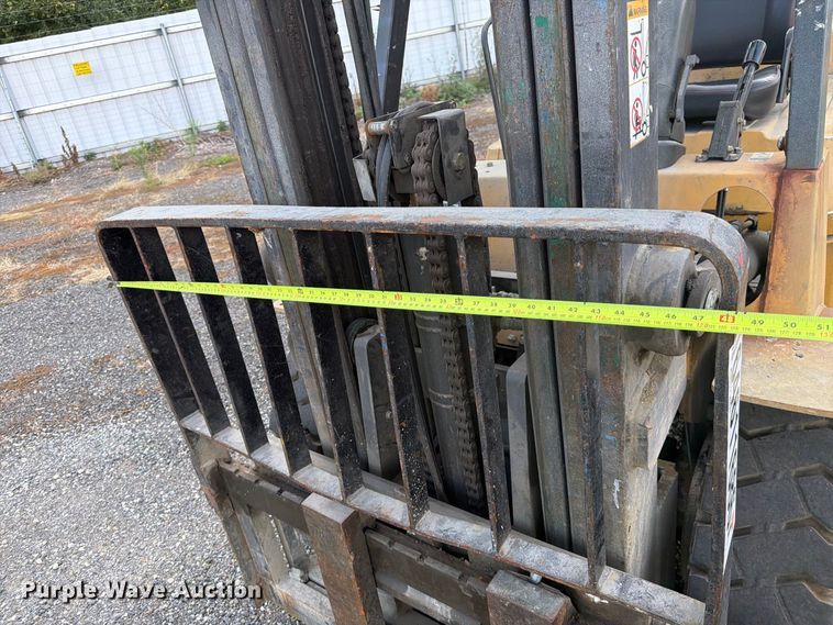 image for item YA4561 2002 Caterpillar GP40K forklift