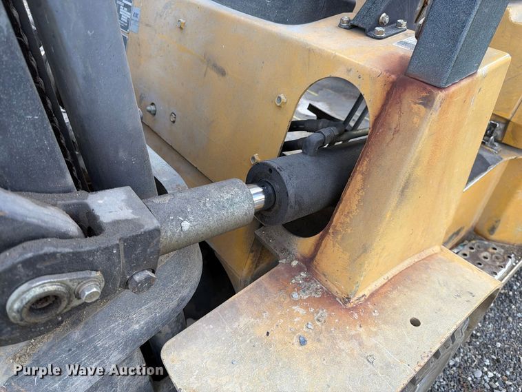 image for item YA4561 2002 Caterpillar GP40K forklift