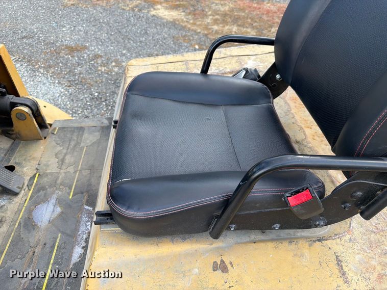 image for item YA4561 2002 Caterpillar GP40K forklift