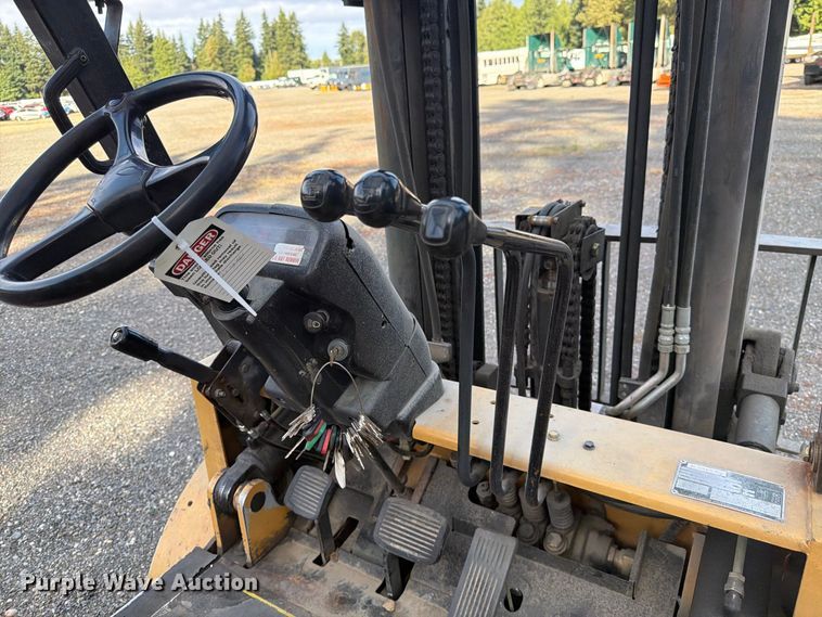 image for item YA4561 2002 Caterpillar GP40K forklift