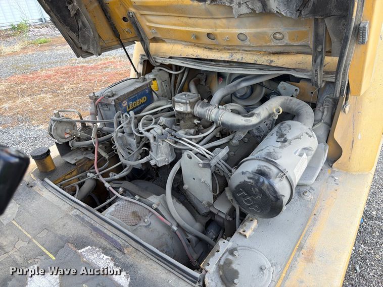 image for item YA4561 2002 Caterpillar GP40K forklift