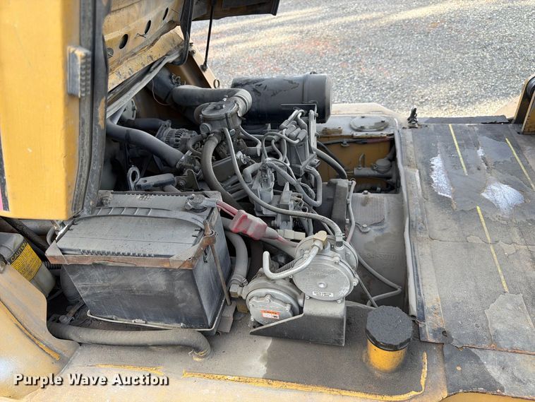 image for item YA4561 2002 Caterpillar GP40K forklift