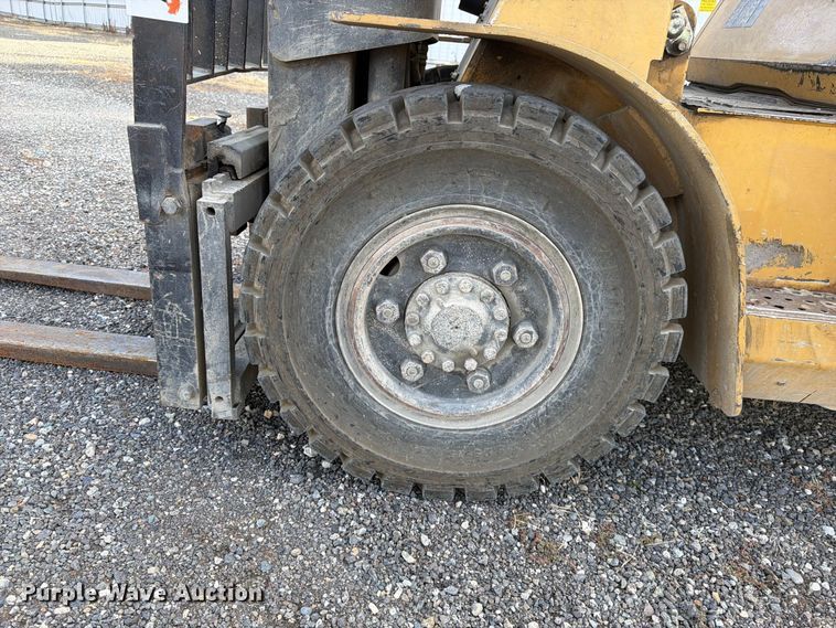 image for item YA4561 2002 Caterpillar GP40K forklift