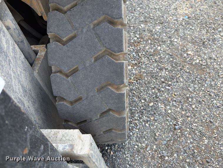 image for item YA4561 2002 Caterpillar GP40K forklift