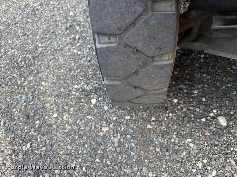 image for item YA4561 2002 Caterpillar GP40K forklift