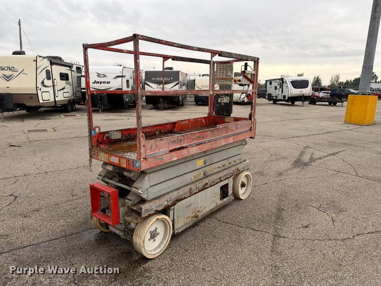 image for item YA4565 2005 SkyJack SJ3220 scissor lift