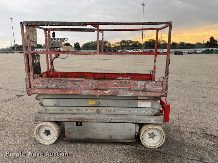 image for item YA4565 2005 SkyJack SJ3220 scissor lift