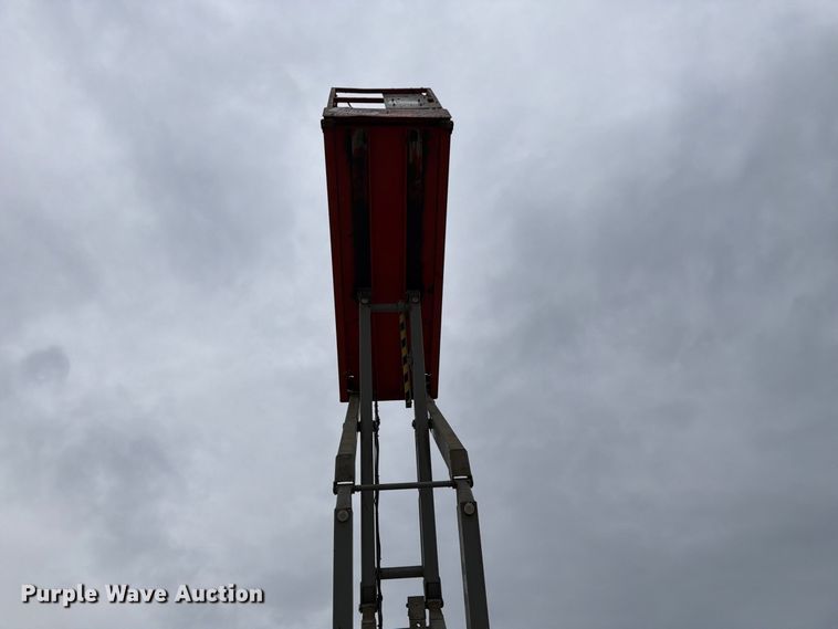 image for item YA4565 2005 SkyJack SJ3220 scissor lift