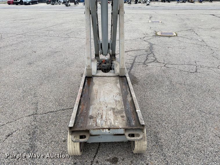 image for item YA4565 2005 SkyJack SJ3220 scissor lift