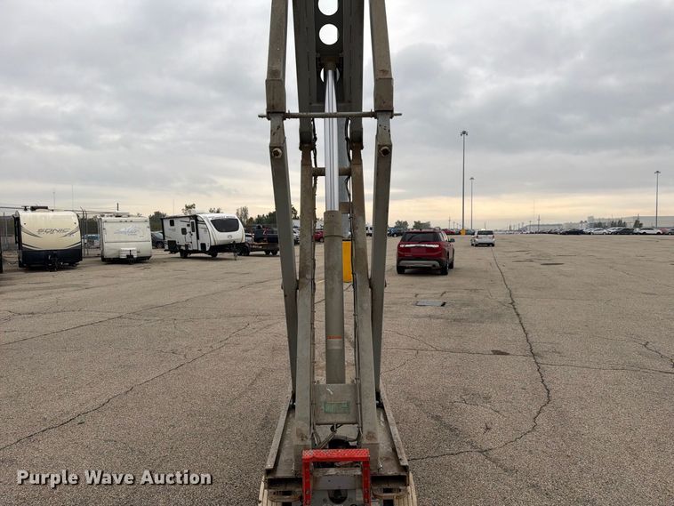 image for item YA4565 2005 SkyJack SJ3220 scissor lift