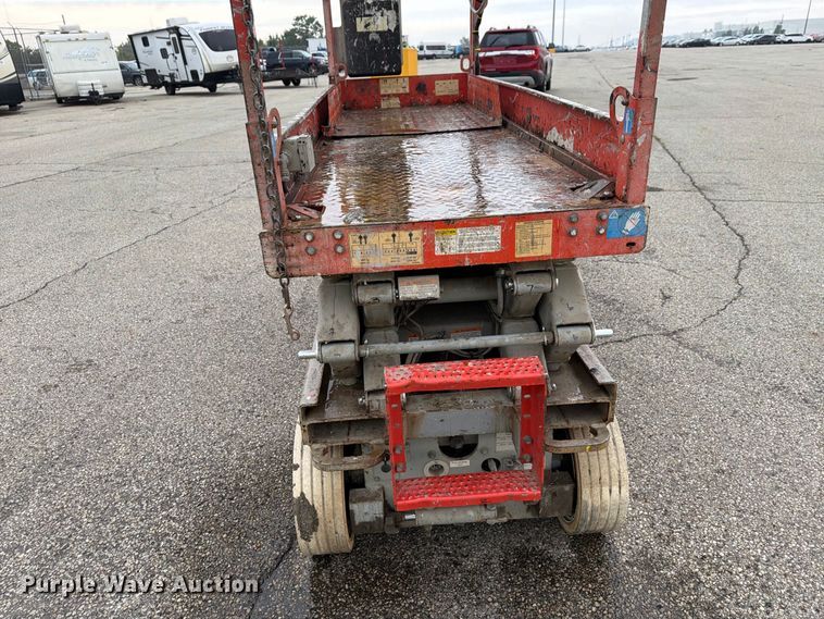 image for item YA4565 2005 SkyJack SJ3220 scissor lift