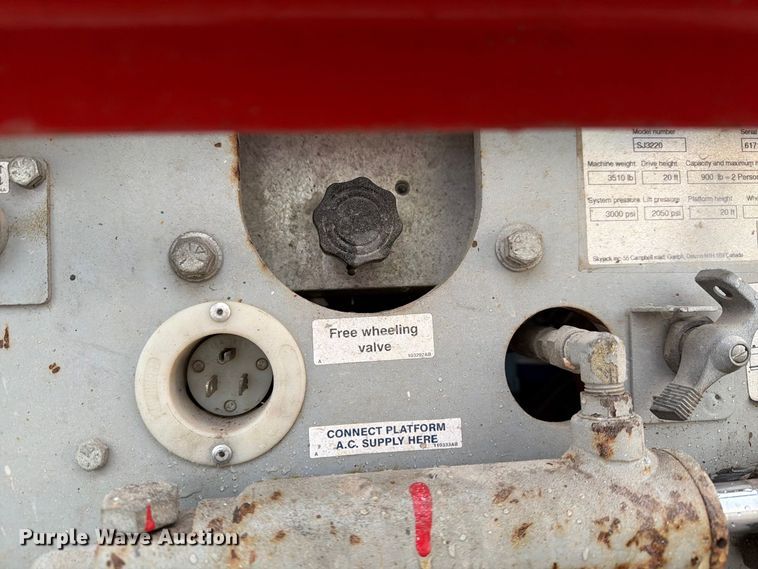 image for item YA4565 2005 SkyJack SJ3220 scissor lift