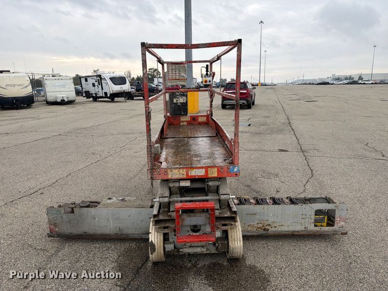 image for item YA4565 2005 SkyJack SJ3220 scissor lift