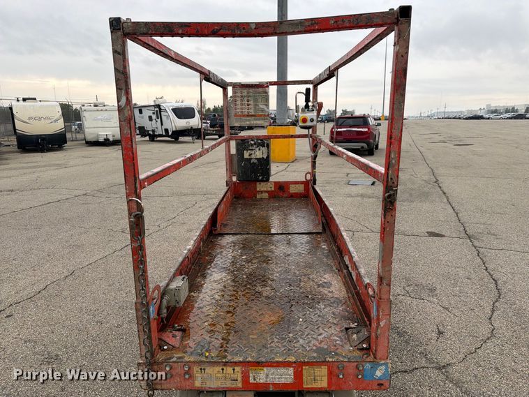 image for item YA4565 2005 SkyJack SJ3220 scissor lift