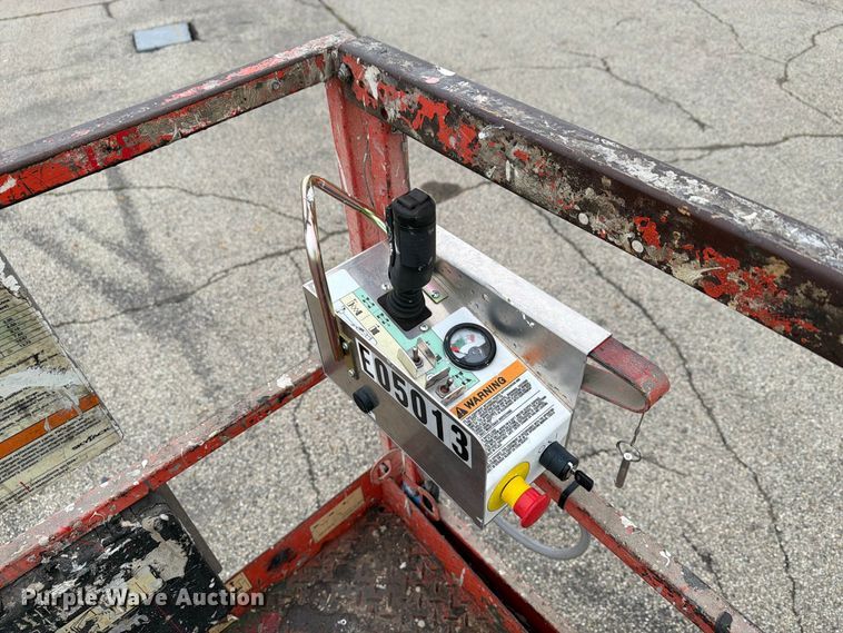 image for item YA4565 2005 SkyJack SJ3220 scissor lift