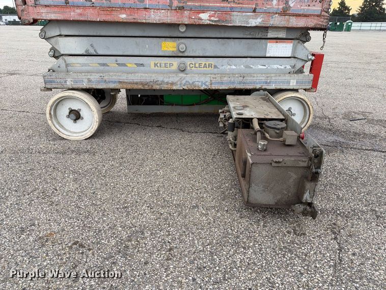 image for item YA4565 2005 SkyJack SJ3220 scissor lift