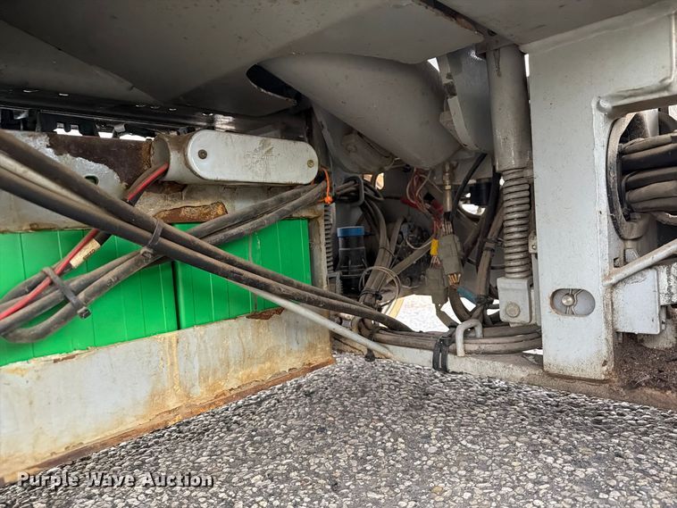 image for item YA4565 2005 SkyJack SJ3220 scissor lift