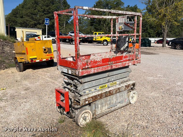 2007 Skyjack SJlll-3219 scissor lift