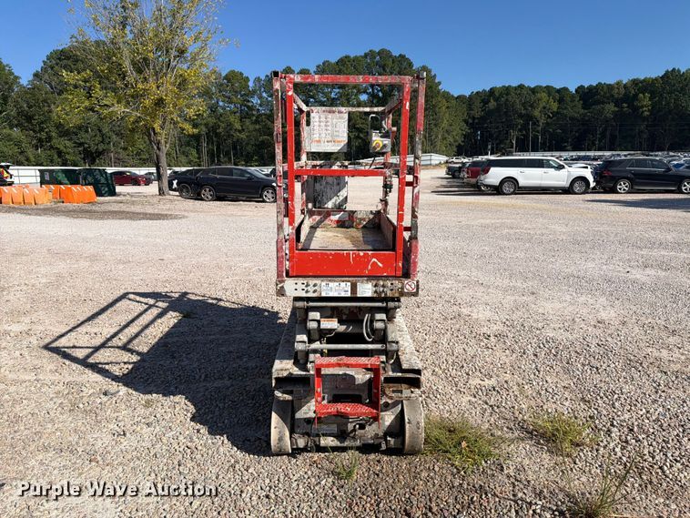 image for item YA4566 2007 Skyjack SJlll-3219 scissor lift