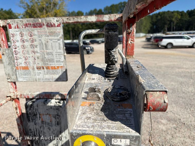 image for item YA4566 2007 Skyjack SJlll-3219 scissor lift