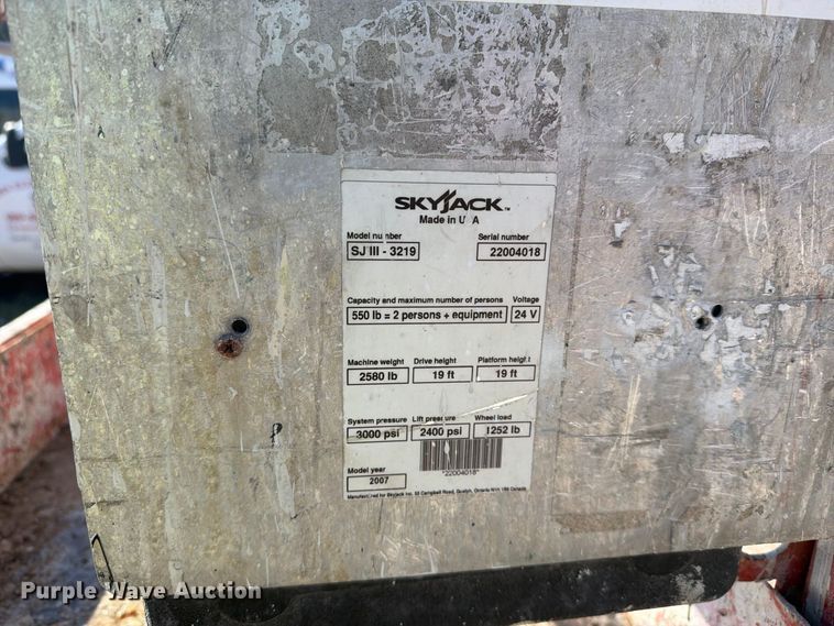 image for item YA4566 2007 Skyjack SJlll-3219 scissor lift