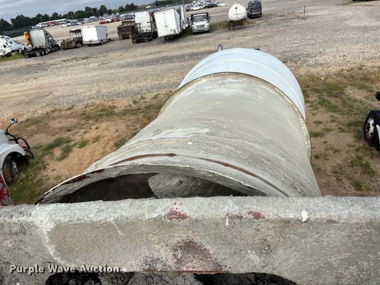 image for item YA4606 2017 Terex FDB6000 ready mix truck