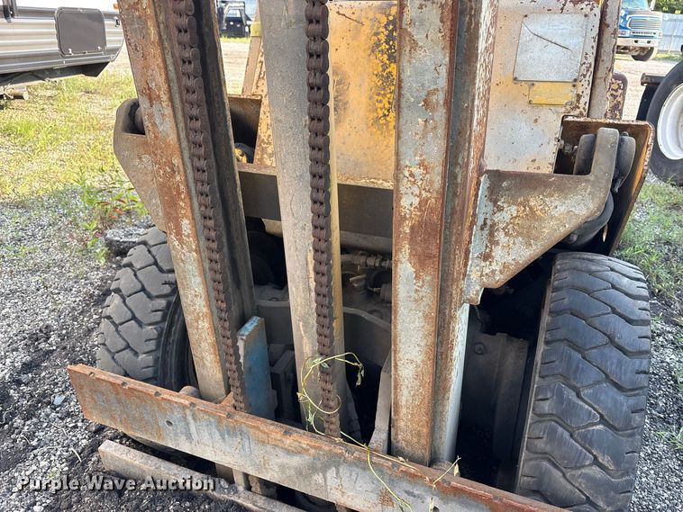 image for item YA4640 Clark C500-Y50 forklift