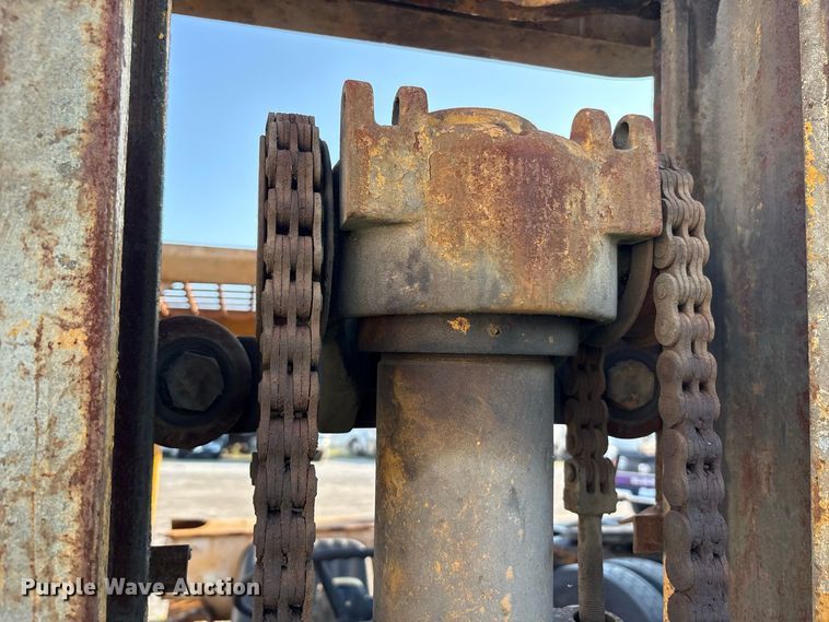 image for item YA4640 Clark C500-Y50 forklift