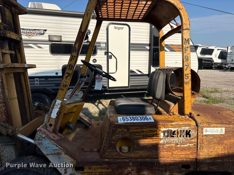 image for item YA4640 Clark C500-Y50 forklift