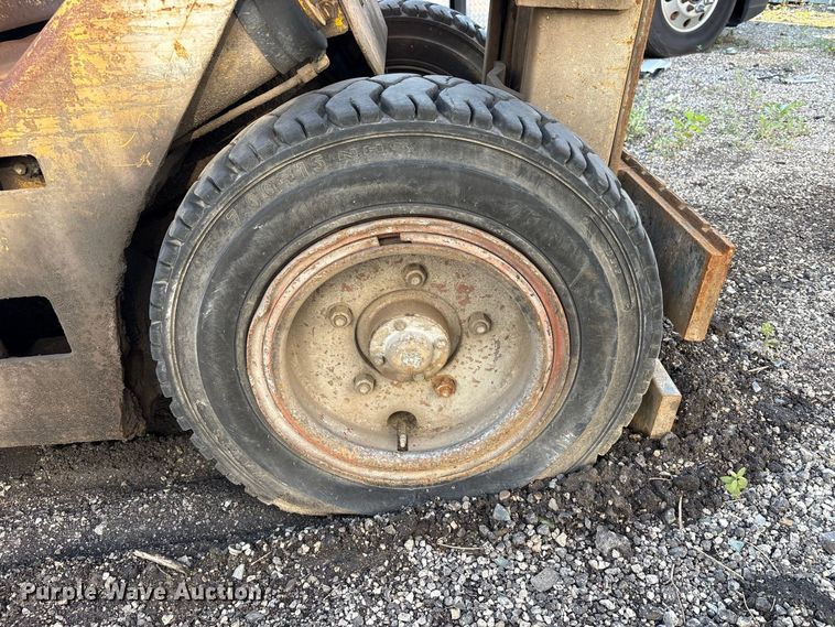 image for item YA4640 Clark C500-Y50 forklift