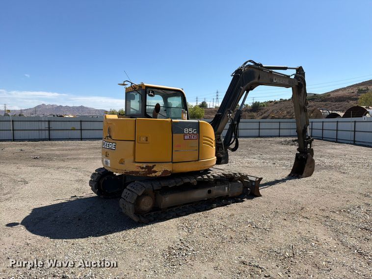 image for item YA4675 2019 John Deere 85G mini excavator