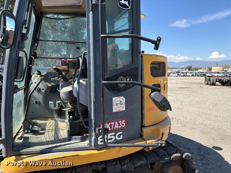image for item YA4675 2019 John Deere 85G mini excavator