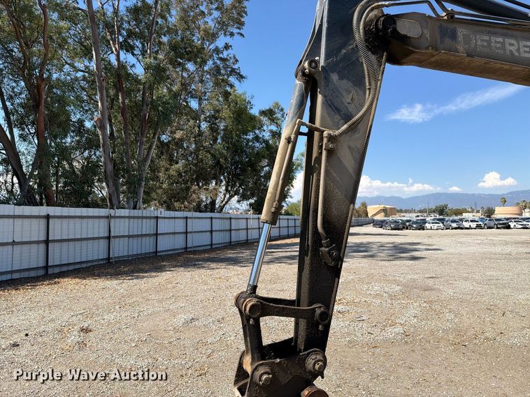 image for item YA4675 2019 John Deere 85G mini excavator