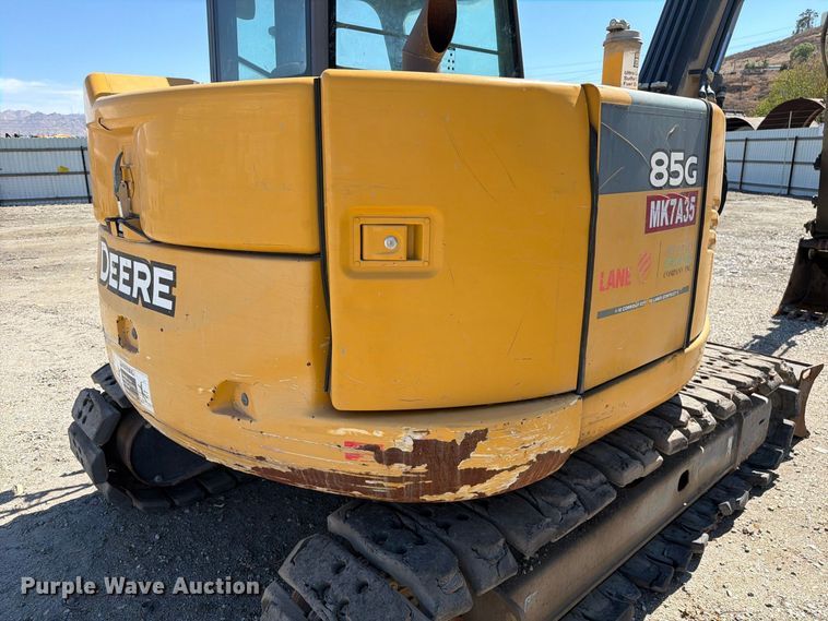 image for item YA4675 2019 John Deere 85G mini excavator