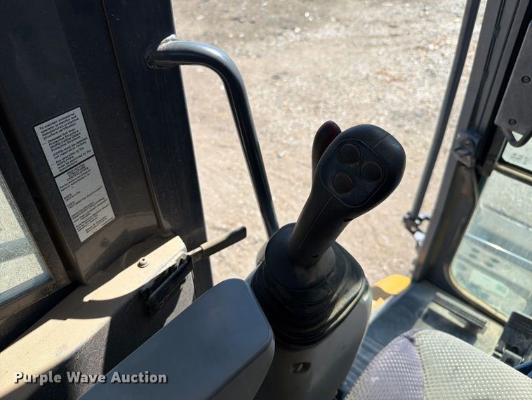 image for item YA4675 2019 John Deere 85G mini excavator