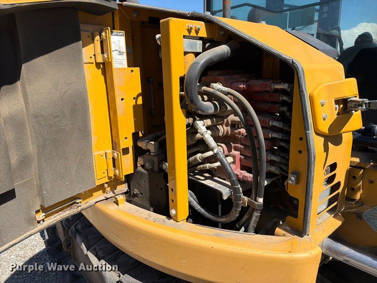 image for item YA4675 2019 John Deere 85G mini excavator