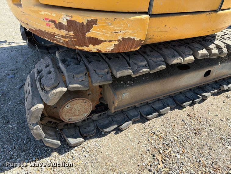 image for item YA4675 2019 John Deere 85G mini excavator