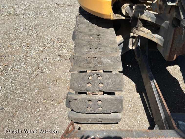 image for item YA4675 2019 John Deere 85G mini excavator