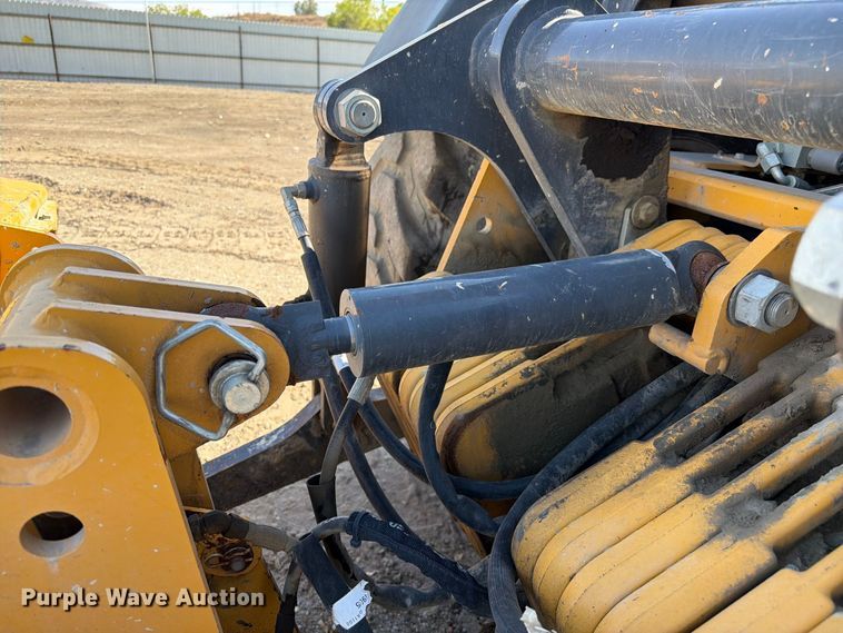 image for item YA4677 2020 John Deere 210L landscape tractor